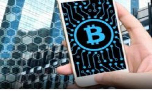 数字货币期权开通指南：全面解读与实用策略
数字货币, 期权交易, 开通方法/guanjianci

随着区块链技术和数字货币的迅猛发展，越来越多的投资者对数字货币期权产生了浓厚的兴趣。数字货币期权作为一种金融衍生品，能够为投资者提供更多的交易策略和风险管理工具。但是，许多人在进入这个领域时，对如何开通数字货币期权交易还存在疑问。本文将详细介绍数字货币期权的开通方法，以及相关的策略和注意事项。

1. 什么是数字货币期权？

数字货币期权是一种金融衍生品，它赋予持有者在指定时间内以特定价格（执行价格）购买或出售某种数字货币的权利，但不是义务。投资者可以通过期权合约，预期市场价格的变化来实现盈利。与传统期权相似，数字货币期权主要有两种类型：看涨期权和看跌期权。

看涨期权给予持有者在未来某个时间以固定价格购买数字货币的权利。如果投资者预测市场会上涨，可以通过购买看涨期权来锁定一个较低的价格；而看跌期权则赋予持有者出售数字货币的权利，适用于投资者预期市场下跌的情况。

期权的复杂性使其成为一种高风险高回报的投资工具，因此，了解基本概念和相关技巧是非常重要的。

2. 如何选择交易平台开通数字货币期权？

选择合适的交易平台是开通数字货币期权的第一步。市场上有许多提供期权交易的数字货币交易平台，投资者应考虑以下几个方面：

strong安全性：/strong平台的安全性是首要考虑因素。可以查看平台的安全记录、用户反馈，以及是否采用了高标准的安全措施，如冷钱包存储、双重认证等。

strong费用结构：/strong不同平台的交易费用、提现手续费等各有不同，投资者应仔细阅读平台的费用条款，选择性价比高的平台。

strong可选择的期权种类：/strong不同平台支持的期权种类和交易对也有所不同。有的平台可能只提供某些主流货币的期权交易，而有的平台可能提供较为丰富的选项，满足多样化的投资需求。

strong用户体验与客户支持：/strong平台的界面是否友好，是否提供良好的客户支持也是重要的考量因素。用户可以选择那些提供多语种支持和24小时服务的平台。

通过对比分析，选择最适合自身需求的数字货币期权交易平台，便可以顺利地开通期权交易账户。

3. 开通数字货币期权账户的步骤

开通数字货币期权账户通常包括以下几个步骤：

strong注册账户：/strong访问选择的交易平台网站，找到注册选项。填写必要的个人信息，如电子邮件地址、用户名和密码等。大多数平台还需通过一封确认邮件来激活账户。

strong身份验证：/strong出于法规要求，许多平台会要求用户完成身份验证。这通常包括上传身份证件（如护照或驾驶执照）、自拍照及住址证明等。验证过程一般需要几分钟到几天不等。

strong资金存入：/strong通过银行转账、信用卡或其他数字货币转入资金到账户中。要查看交易平台支持哪些支付方式，并注意存款的时间和费用。

strong选择交易产品：/strong在资金到账后，可以进入期权交易界面，选择想要交易的数字货币期权。根据市场情况、个人分析和投资策略，进行相应的交易操作。

strong风险管理：/strong投资者在进行期权交易时，一定要设定好止损和止盈。不建议将全部资金集中在单一交易上，以分散风险。

以上步骤完成后，投资者便可以正式参与数字货币期权交易了。切记要保持理性投资，时刻关注市场动态，合理制定交易策略。

4. 数字货币期权交易的策略

数字货币期权交易可以采用多种策略，根据不同的市场情况和个人风险偏好，投资者可以选择适合自己的交易方式。

strong单边策略：/strong这是最简单的策略，适合有明确市场方向判断的投资者。当投资者预测某个数字货币将上涨时，可以购买看涨期权；若预见下跌，则可以选择看跌期权。这种策略的风险较高，需确保对市场趋势有足够的研究和判断。

strong保护性看跌策略：/strong对于持有大量数字货币的投资者，保护性看跌策略是一个不错的选择。此策略的核心是购买看跌期权，以此来对冲现有资产的下行风险。即使市场出现大幅下跌，持有的看跌期权将可能为投资者提供一定的保护。

strong跨式和宽跨式策略：/strong这两种策略适合市场波动较大的情况。跨式策略指同时购买相同到期日的看涨期权和看跌期权，投资者在市场大幅波动时可获利。而宽跨式则是在跨式的基础上，购买不同执行价格的期权，这一策略的成本较高，但也能实现更大收益。

strong时间价值的利用：/strong选择合适的期权到期日非常重要。投资者应关注时间价值的递减，逐渐接近到期日的期权风险会增大。灵活运用期权的时间价值，能够提升套利的机会。

无论采用何种策略，投资者都需对市场保持关注，定期调整持仓，及时止损和止盈，才能在数字货币期权交易中获利。

5. 投资数字货币期权的风险与挑战

投资数字货币期权虽然有可能获得丰厚的回报，但风险与挑战同样不可忽视。理解及管控风险是每位投资者必备的素养。

strong市场波动性：/strong数字货币市场本身波动性极大，价格及市场趋势的快速变化可能对期权交易造成重大影响。投资者需了解市场的基本面和技术面信息，及时调整持仓。

strong流动性风险：/strong在某些情况下，某些数字货币期权可能存在流动性不足的问题。流动性不足会导致无法按计划执行交易，甚至可能遇到较大的点差损失。

strong时间风险：/strong期权的有限到期时间使得时间风险成为一项重要考量。持有期权却未能在合理时间内盈利，或者由于时间价值的损失而导致投资损失，要提升时间管理技巧，善于使用合适的策略。

strong心理因素：/strong投资者在交易过程中的情绪波动也是一大风险。过于情绪化的决策容易导致不理性的操作，从而产生损失。因此，维持良好的心态和独立判断能力是每位投资者必需的。

总之，在开通数字货币期权时，投资者必须清醒地认识到自身的风险承受能力，合理运用工具和策略，以期在这个充满机遇与挑战的市场中获得成功。

### 相关问题

1. **数字货币期权和传统期权的区别是什么？**
2. **有哪些平台可以参与数字货币期权交易？**
3. **数字货币期权的收费通常是怎样的？**
4. **如何评估自己在数字货币期权投资中的风险承受能力？**
5. **数字货币期权交易有什么常见误区？**

接下来我们将逐个详细介绍每个问题。